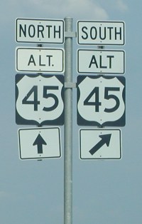 Close-up look at signage at the MS 8/Alt U.S. 45 interchange.