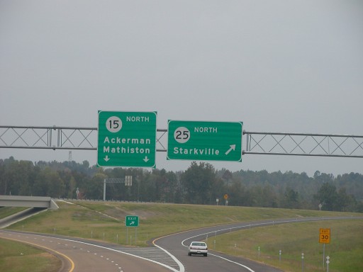 MS 15/25 interchange signage.